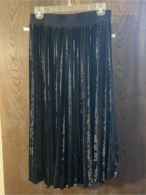 Classic Black Velvet Pleated Midi Skirt